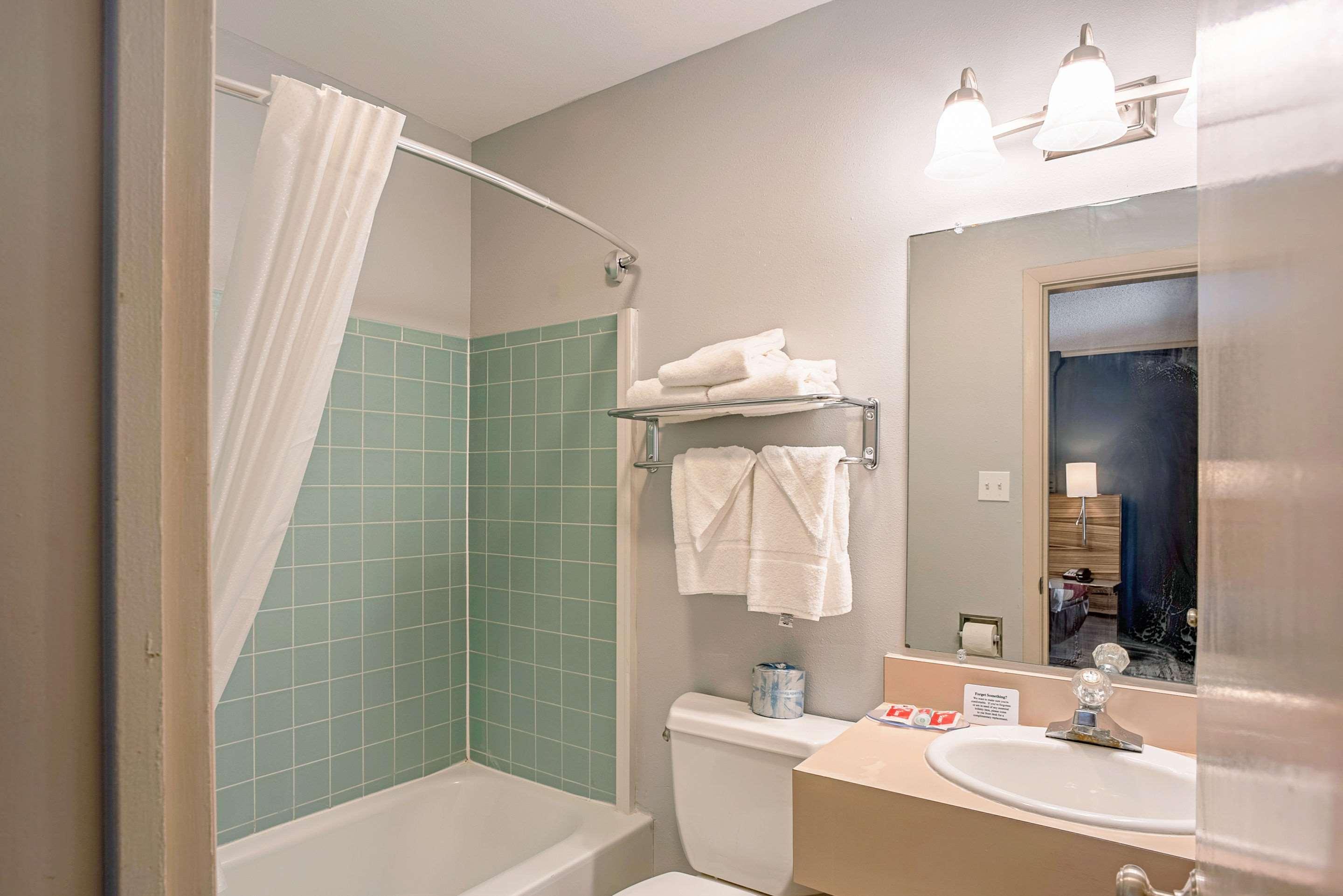 Quality Inn Frontier At Us Hwy 30 Clinton Esterno foto