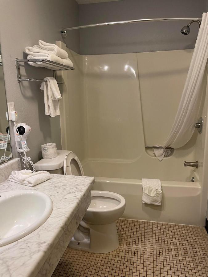 Quality Inn Frontier At Us Hwy 30 Clinton Esterno foto