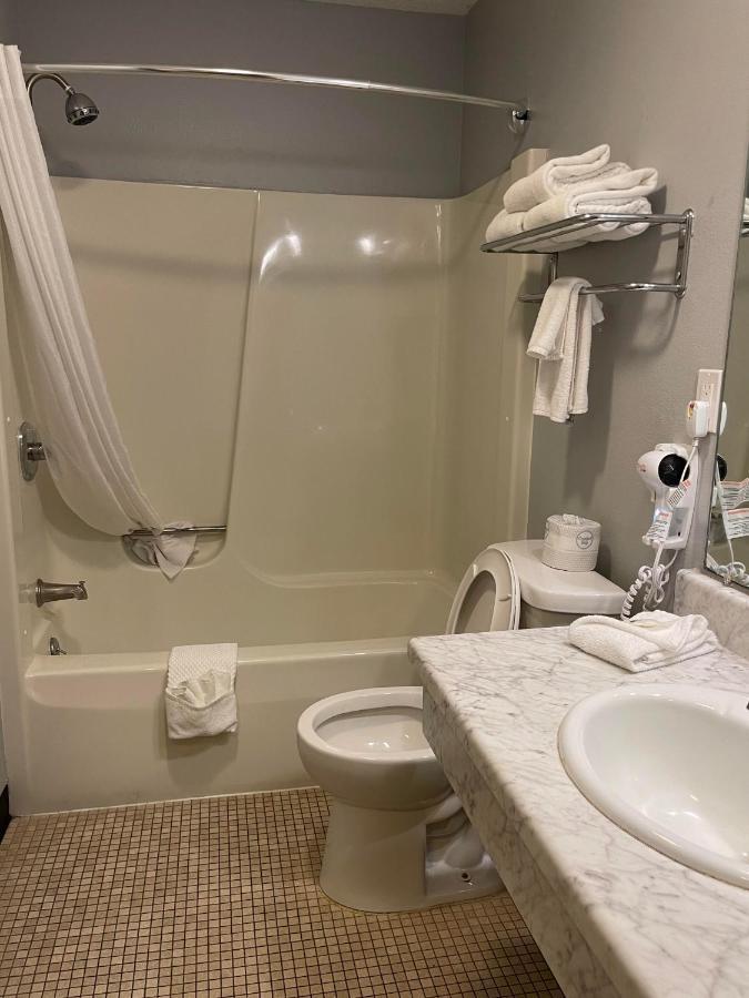 Quality Inn Frontier At Us Hwy 30 Clinton Esterno foto