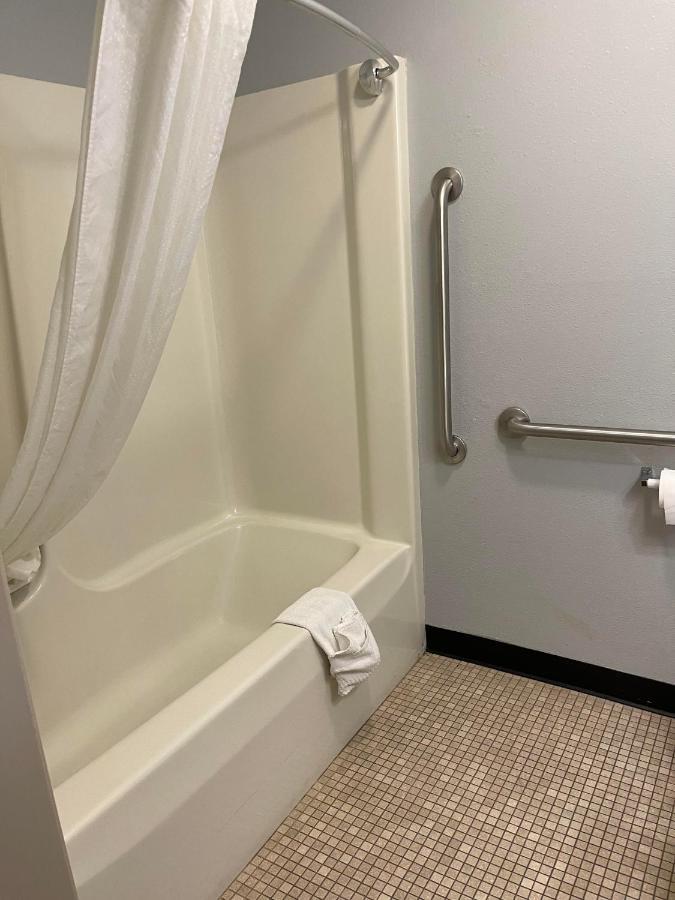 Quality Inn Frontier At Us Hwy 30 Clinton Esterno foto