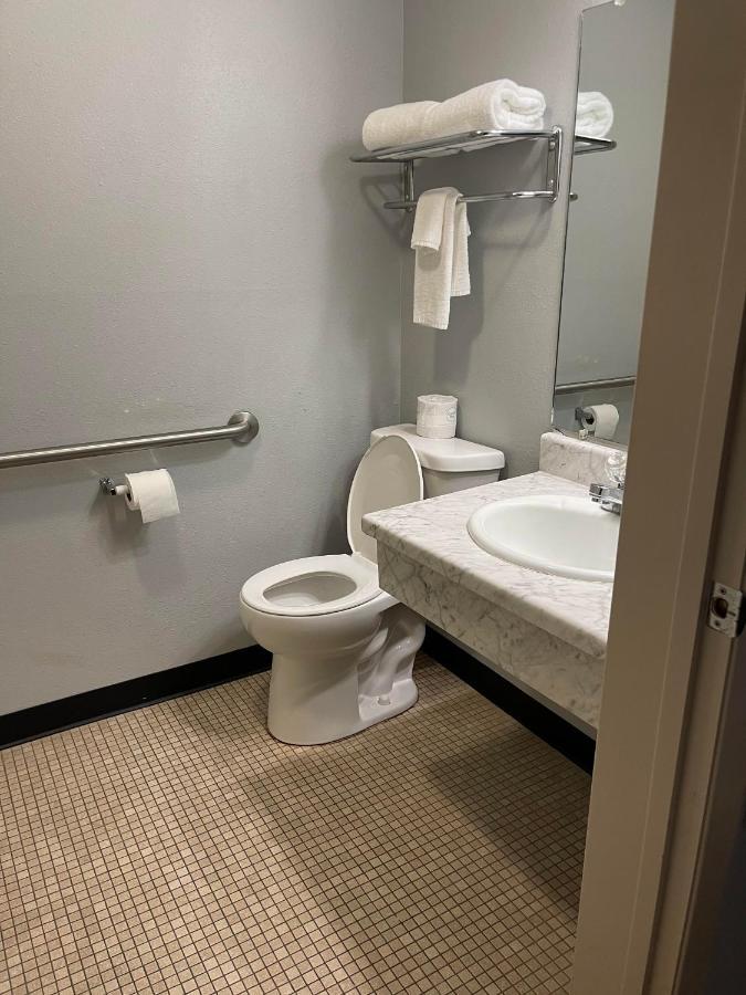 Quality Inn Frontier At Us Hwy 30 Clinton Esterno foto